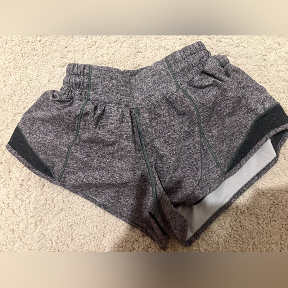 Authentic Lululemon Women's 2.5 Hotty Hot Gray and Black Low Rise Short